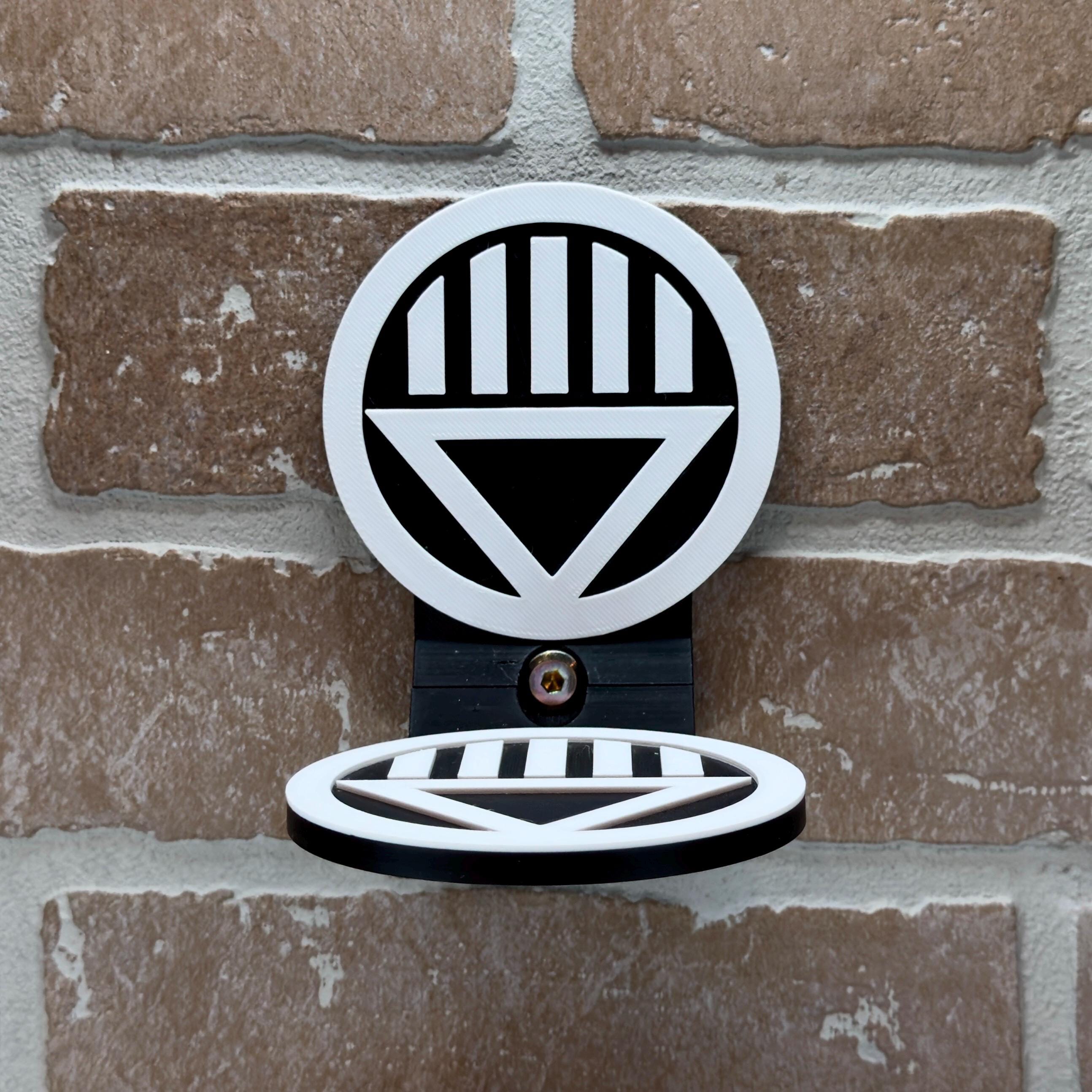 Black Lantern-Inspired Floating Display Shelf for Action Figures - product photo 1
