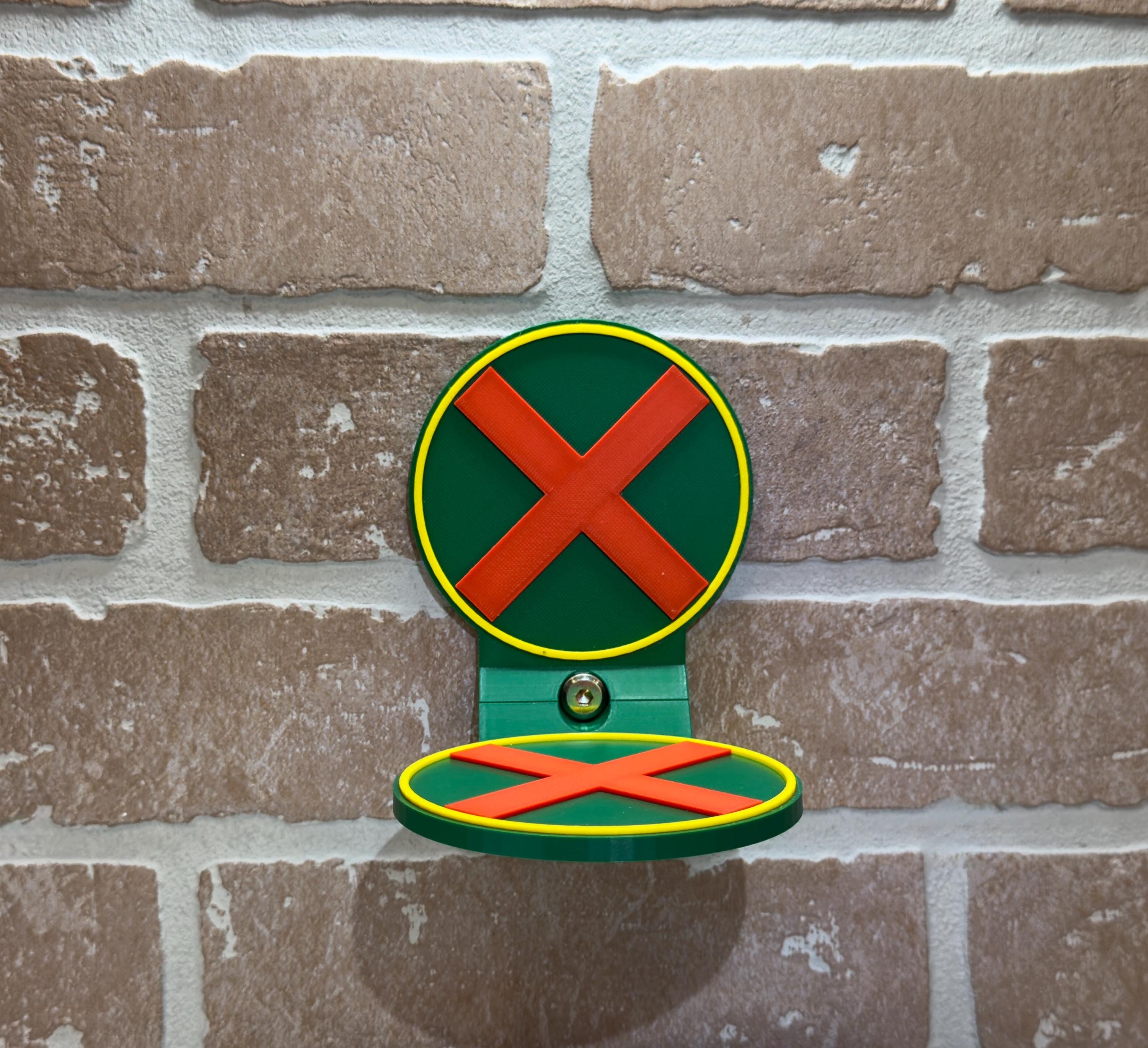 Martian Manhunter-Inspired Floating Display Shelf - product photo 1